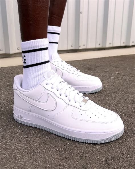 air force 1 07 sneakers